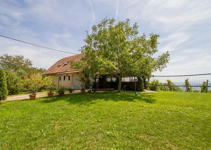 Juricko With Private Sauna Počitniška hiša